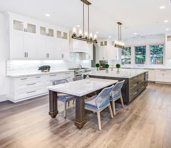 Henley's Custom Cabinets