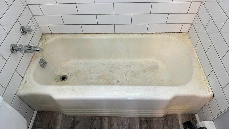 Zero Smell Bathtub Refinishing | ArmoGlaze Service