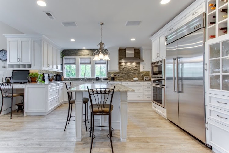 Master Kitchens & Baths