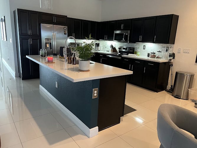 KITCHEN AND DECOR CENTER