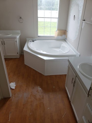 The Tub Guys