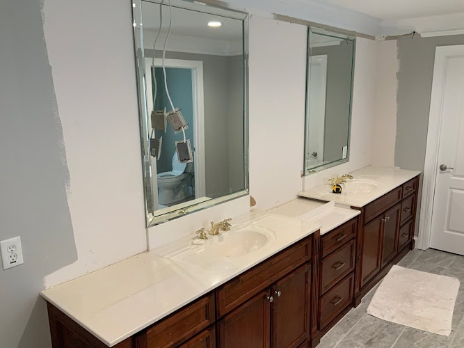 Royal Granite LLC. Kitchen & Bathroom Countertops.