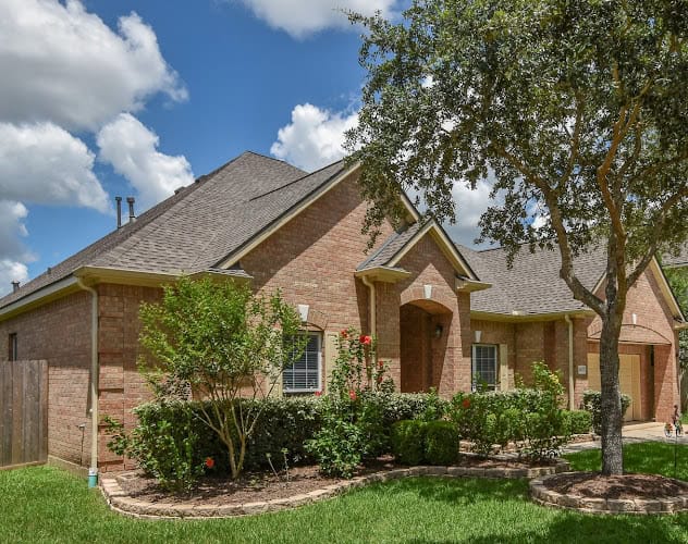 M&M Roofing, Siding & Windows