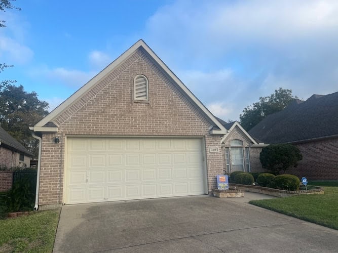 911 Exteriors Roofing and Construction
