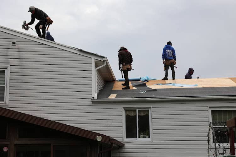 Oaks Roofing and Siding