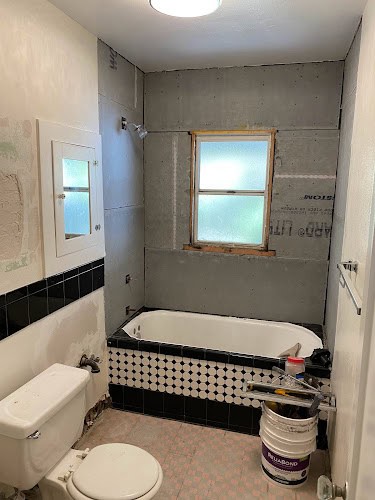 Bathtub Reglazing LB