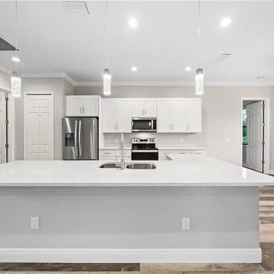 Top Granite and Kitchen