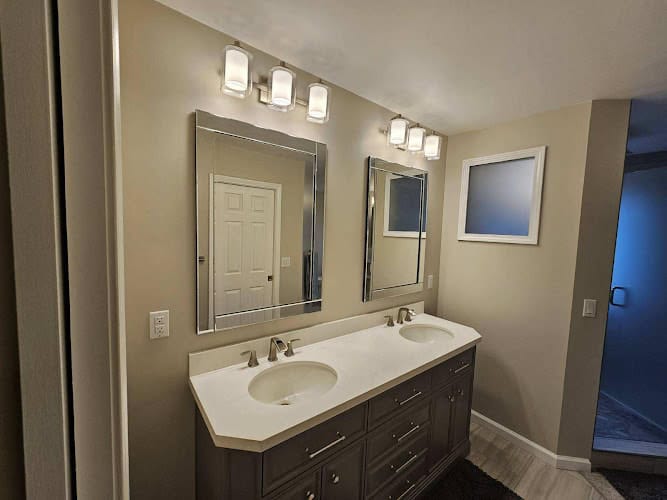 Lakefront Flooring