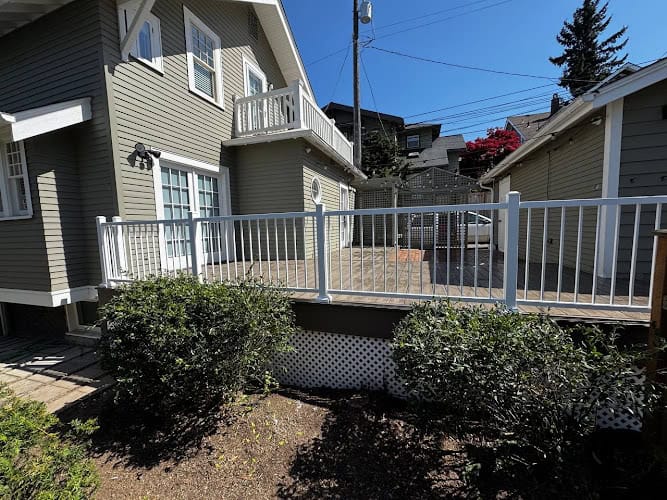 Intercrus Decks LLC