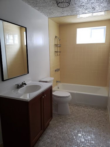 Bathtub Solutions: Bathtub, Tile & Sink Reglazing