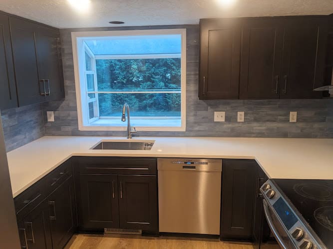 Budget Granite Countertops & Cabinets - Tigard