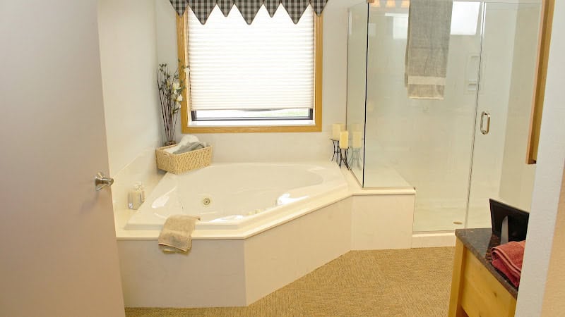 Mette Cabinets & Countertops