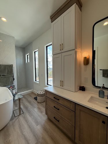 Wrightway Cabinets & Trim Inc