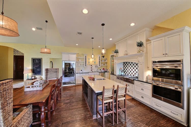 Renovate Paint and Design