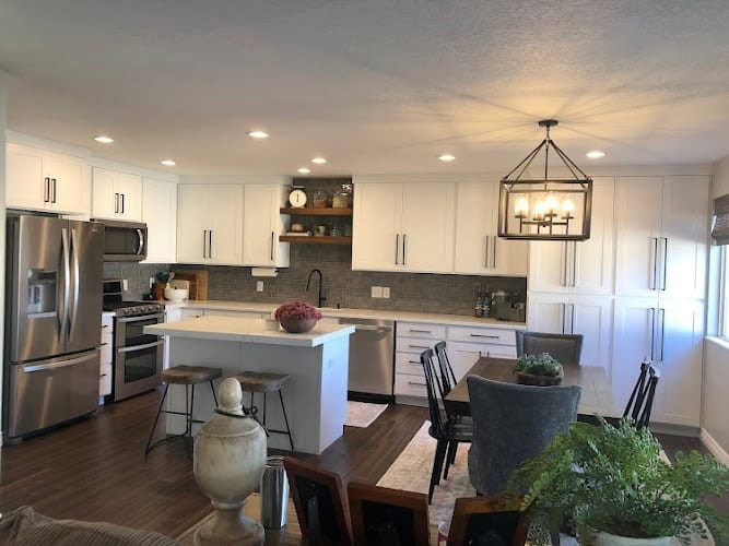 V&M Power Construction & Remodeling. Exteriors/ Kitchen /Bathroom / Basement Remodeling