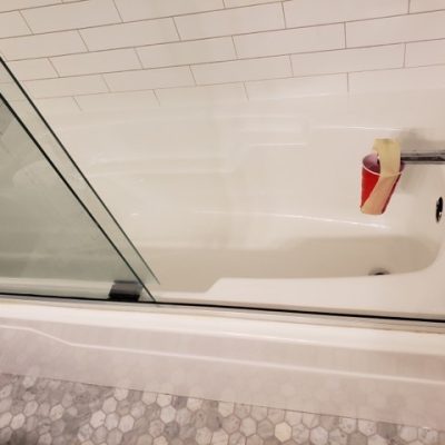 Reglazing bathtubs sinks shower trays