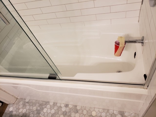 Reglazing bathtubs sinks shower trays