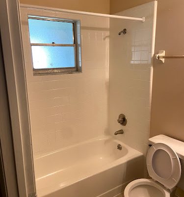 Tub and tile resurfacing