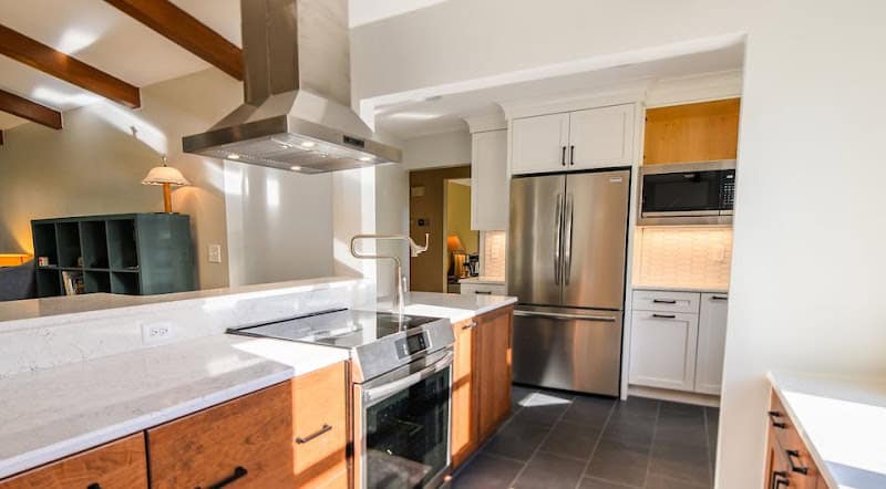 Service Associate Construction Services