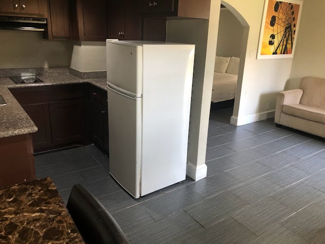 Cj Contractor Services Inc