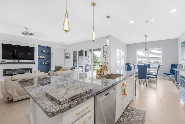 Viteri Kitchens and Closets