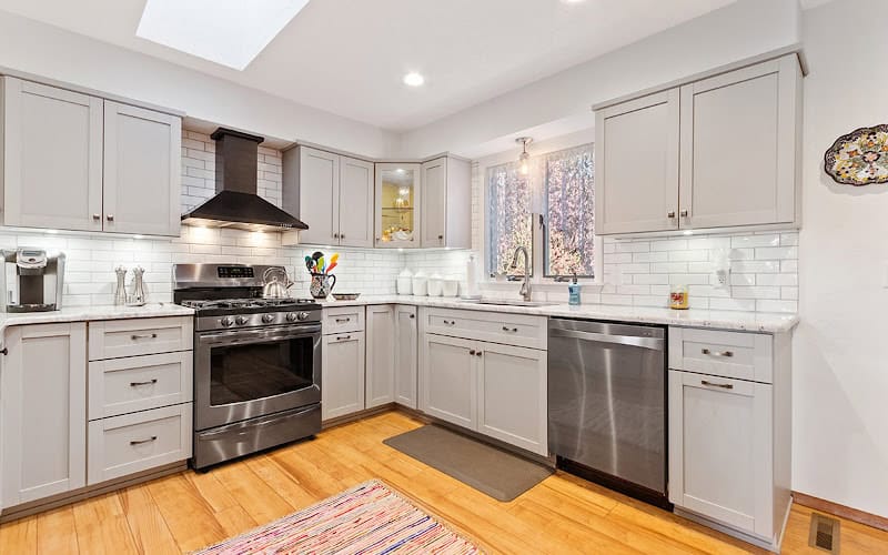 Cabinet Refacing Pros - San Diego