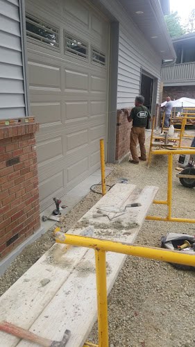S & R Custom Homes & Remodeling