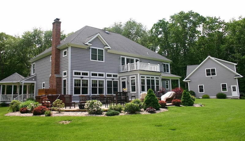 R Quinn Builders Inc