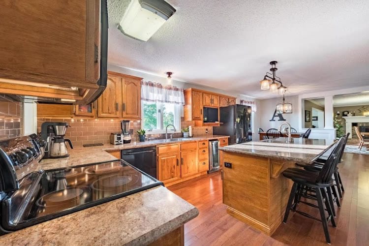 Kreative Kitchens & Bath