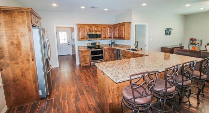 RT Custom Cabinets, Trim, & Remodels