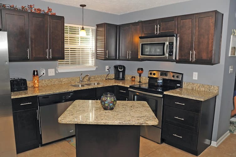 Frugal Kitchens & Cabinets