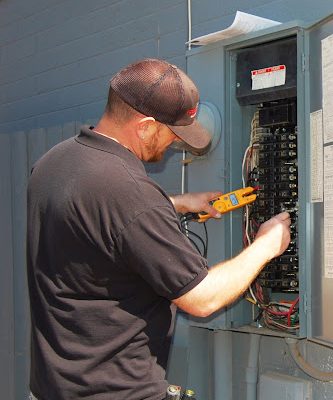 Redline Electric & Solar