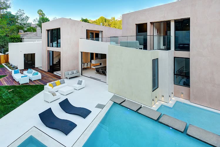 Lyons Plastering and Stucco, Inc.