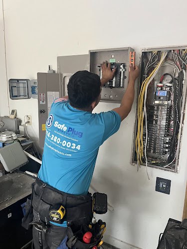 Safe Plug Electric Garland