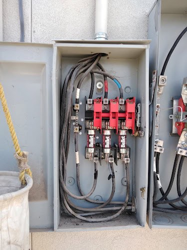 LUX POWER ELECTRIC