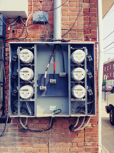 2 Live Wires