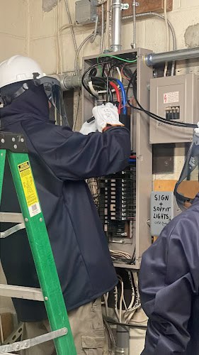 UnderDogs Electric LLC