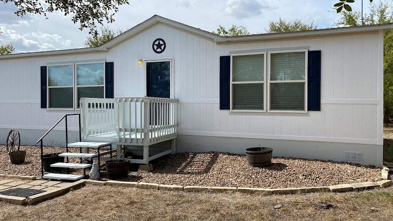 Razors Edge Paint, Remodel and Cleaning