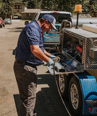 M & R Plumbing Service