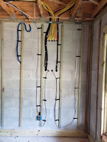 DIMI Electrical Services EC13009881