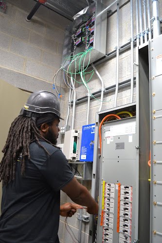 M.R. Electricians