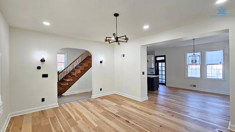 J&E Modern Construction LLC