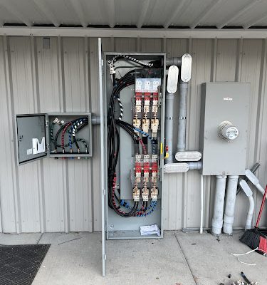 Deluxe Electric LLC