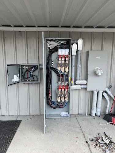 Deluxe Electric LLC