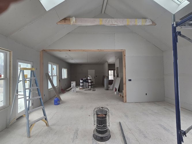 TR construction drywall repair.and.paint