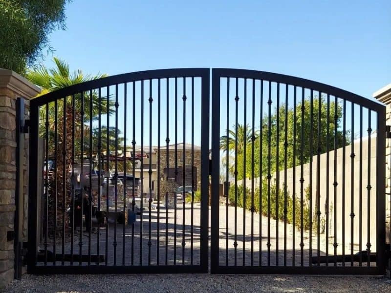 Giddy Up Garage Doors & Iron
